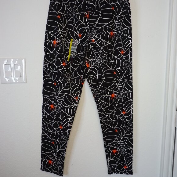 No Boundaries Juniors' Spiderweb Leggings - Picture 6 of 15